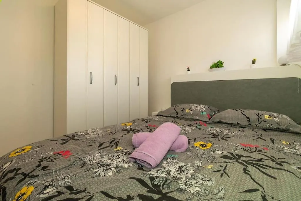 Stylish Apartment Olga Near Beach And Old Town Split