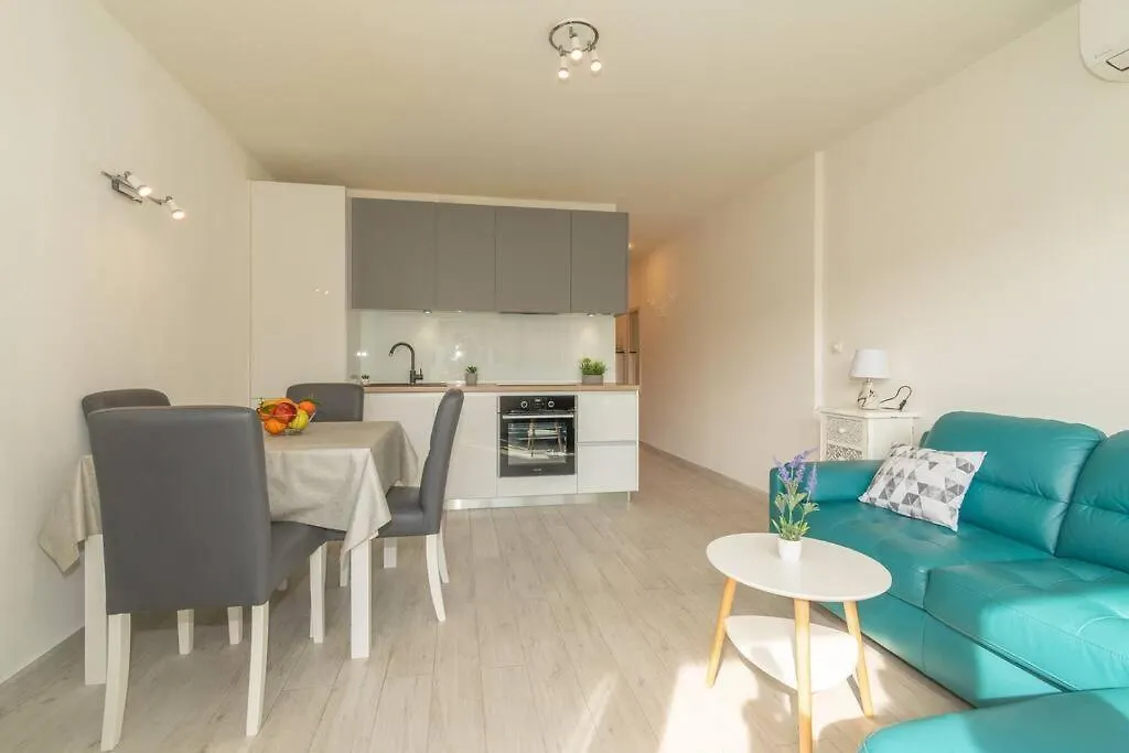 Stylish Apartment Olga Near Beach And Old Town Split