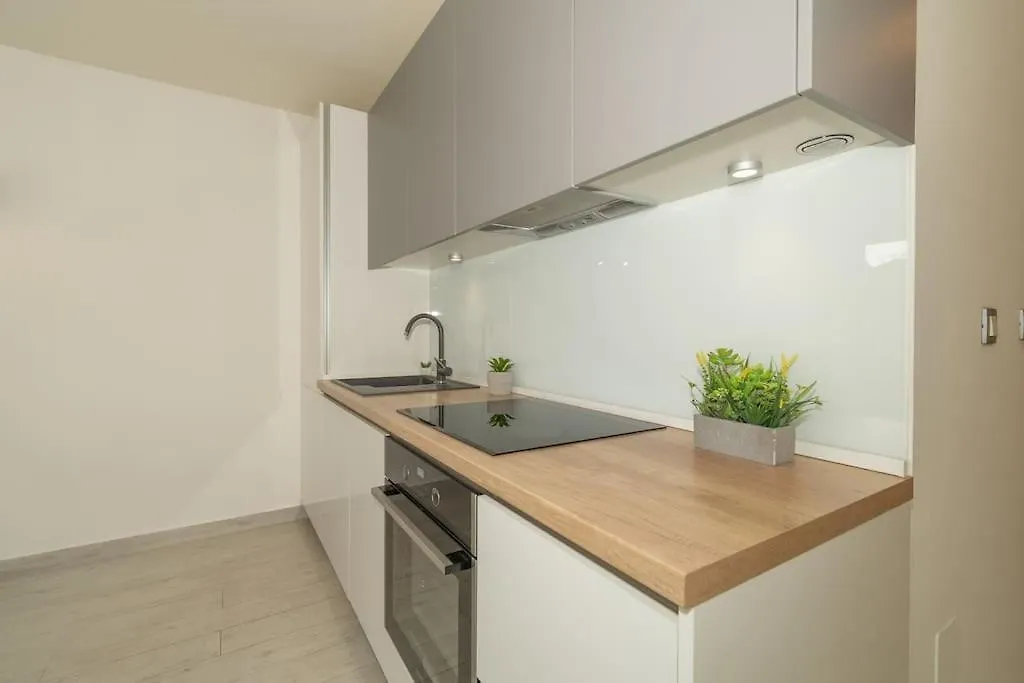 Stylish Apartment Olga Near Beach And Old Town Split